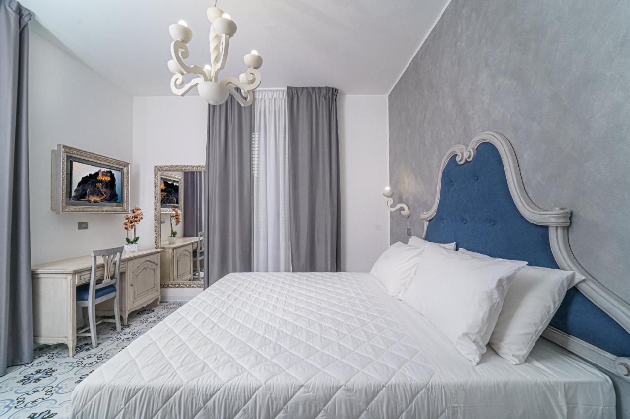 Plaza Boutique - Gasthof Tropea