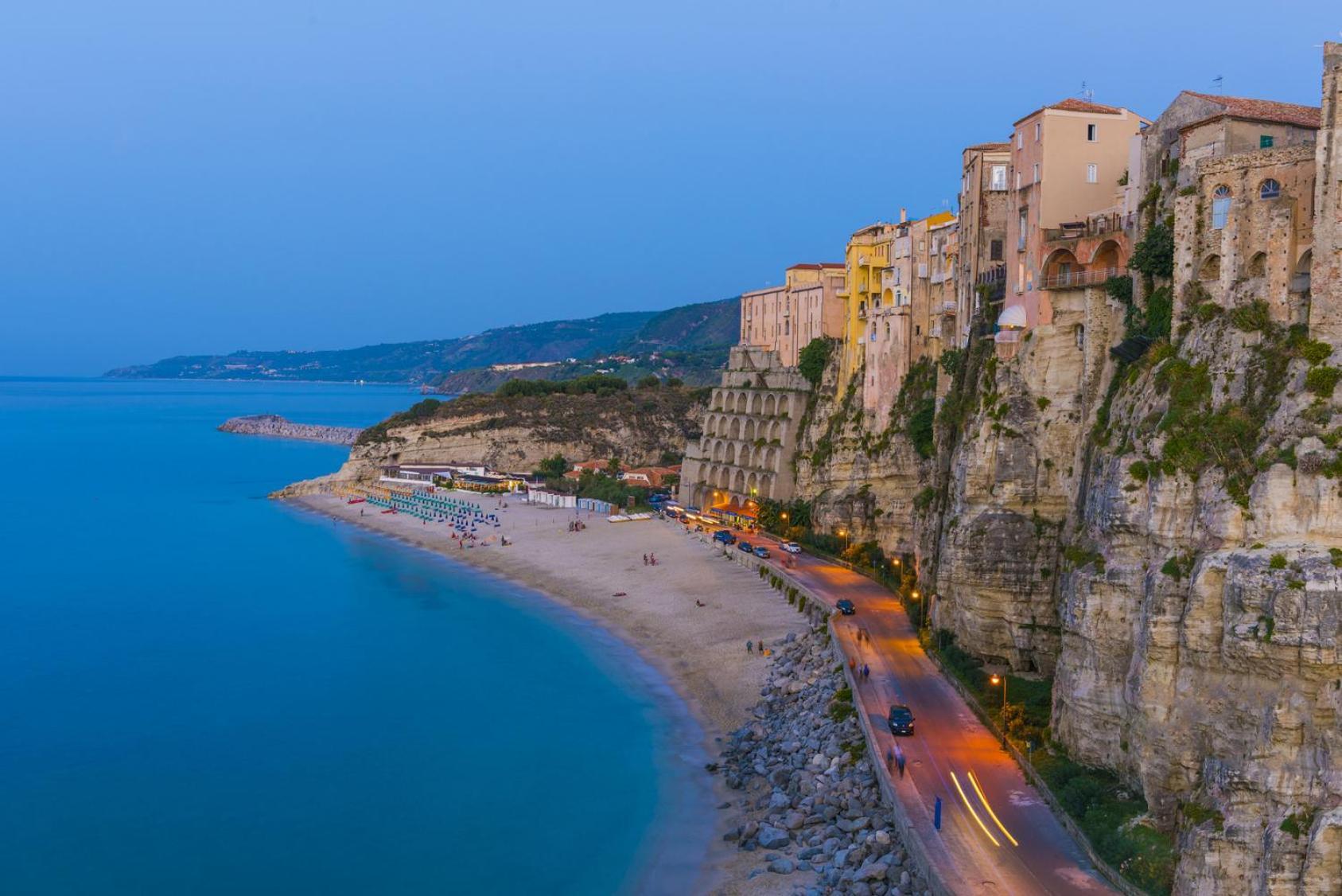 Plaza Boutique - * Tropea